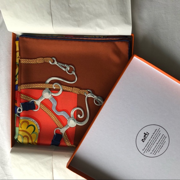 BRAND NEW HERMES PRINTED SILK SCARF - Picture 1 of 8